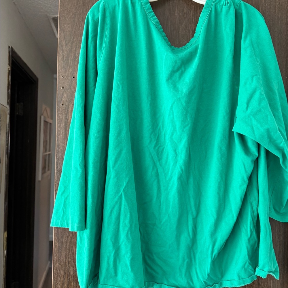 Plus size Green Henley style top - worn a couple of times - Picture 2 of 3
